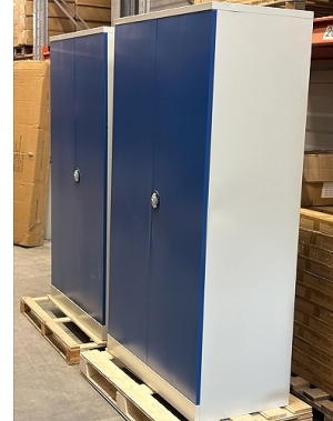 EXTRA STORT Plåtskåp 4 hyllor, 1950x1100x550 Mindre fraktskador